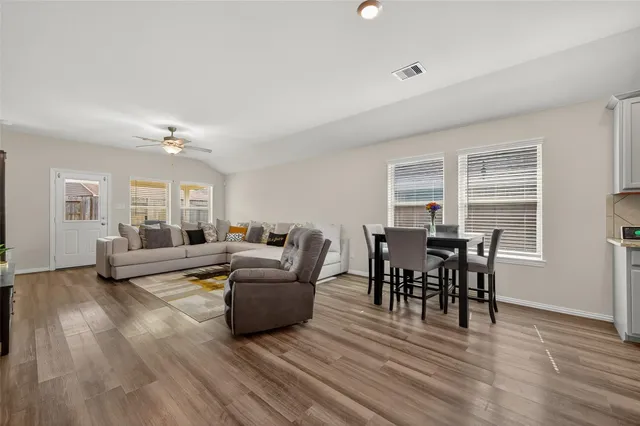 $2,000 | 15950 Boom Drive, Crosby, TX 77532