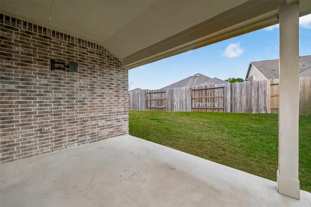 $2,000 | 15950 Boom Drive, Crosby, TX 77532