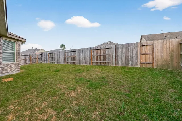 $2,000 | 15950 Boom Drive, Crosby, TX 77532