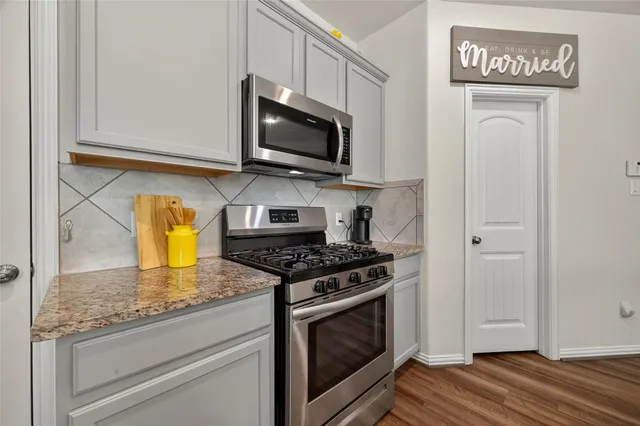 $2,000 | 15950 Boom Drive, Crosby, TX 77532