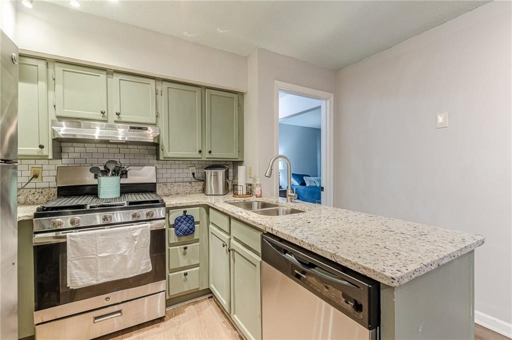 215 Cobblestone Trail Avondale Estates, GA 30002 - Photo 14 of 42