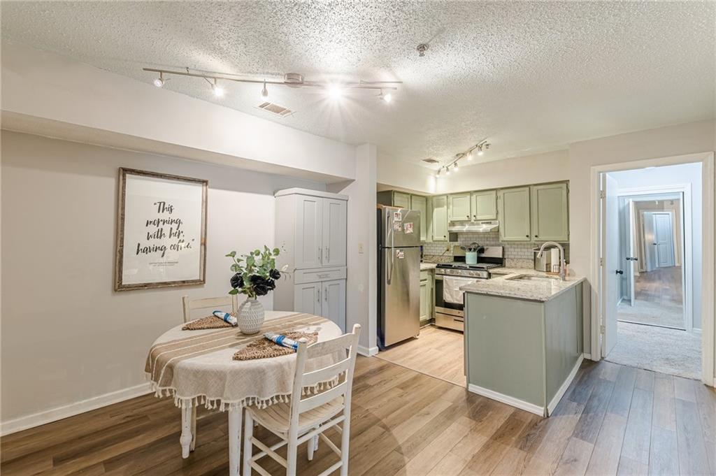 215 Cobblestone Trail Avondale Estates, GA 30002 - Photo 10 of 42