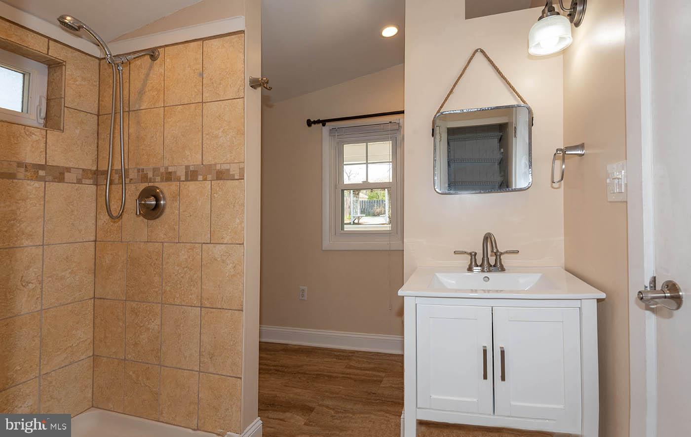 7814 Renshaw Road Pasadena, MD 21122 - Photo 73 of 89 Gallery Image 73