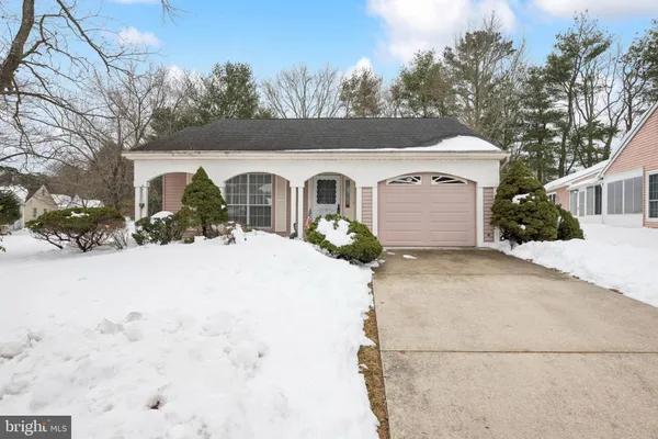 $350,000 | 180 Buckingham Drive, Southampton, NJ 08088
