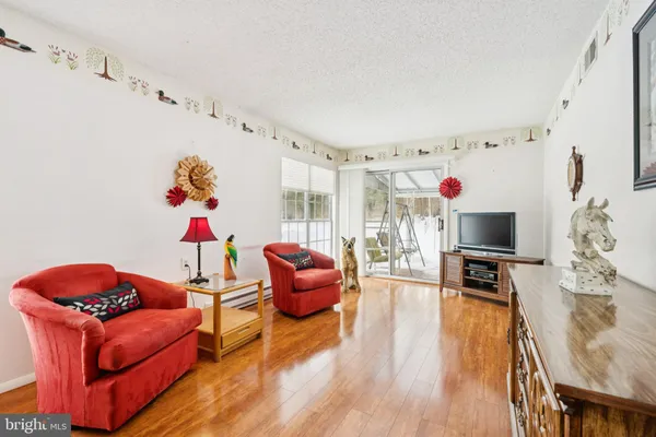 $335,000 | 180 Buckingham Drive, Southampton, NJ 08088