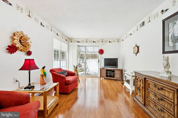 $335,000 | 180 Buckingham Drive, Southampton, NJ 08088