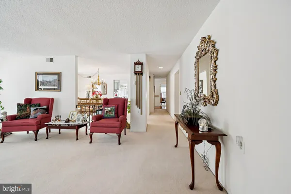 $335,000 | 180 Buckingham Drive, Southampton, NJ 08088