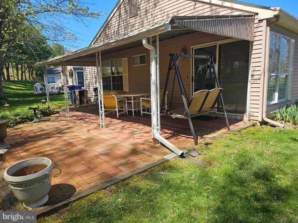 $335,000 | 180 Buckingham Drive, Southampton, NJ 08088