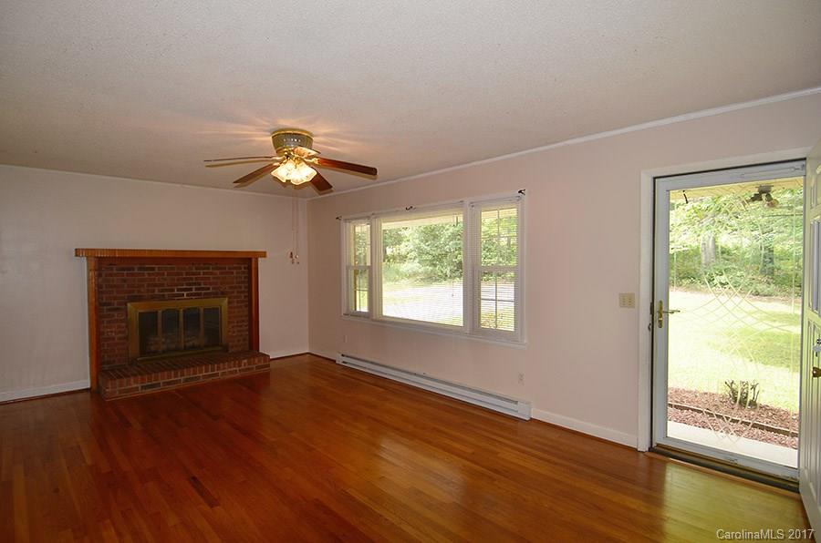 925 Randolph Road Marion, NC 28752 - Photo 8 of 19 Gallery Image 8