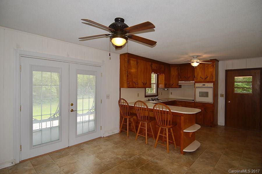 925 Randolph Road Marion, NC 28752 - Photo 10 of 19 Gallery Image 10