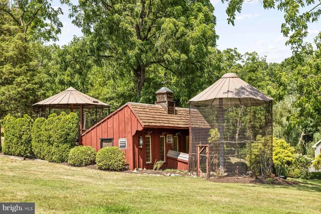 $1,995,000 | 3791 Hunter Road, Kintnersville, PA 18930