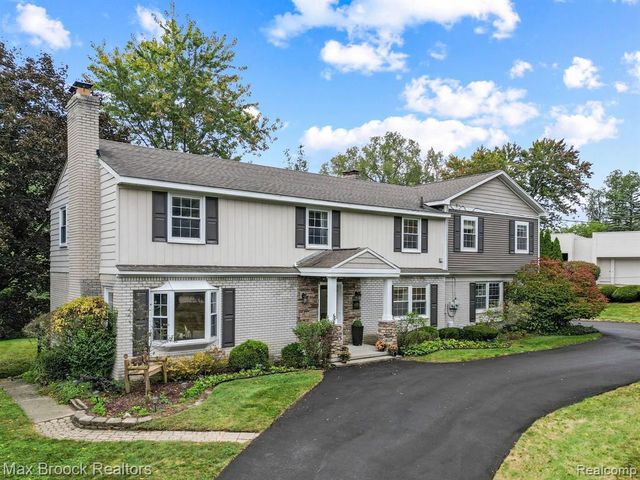 $800,000 | 6570 Castle Drive, Bloomfield Hills, MI 48301
