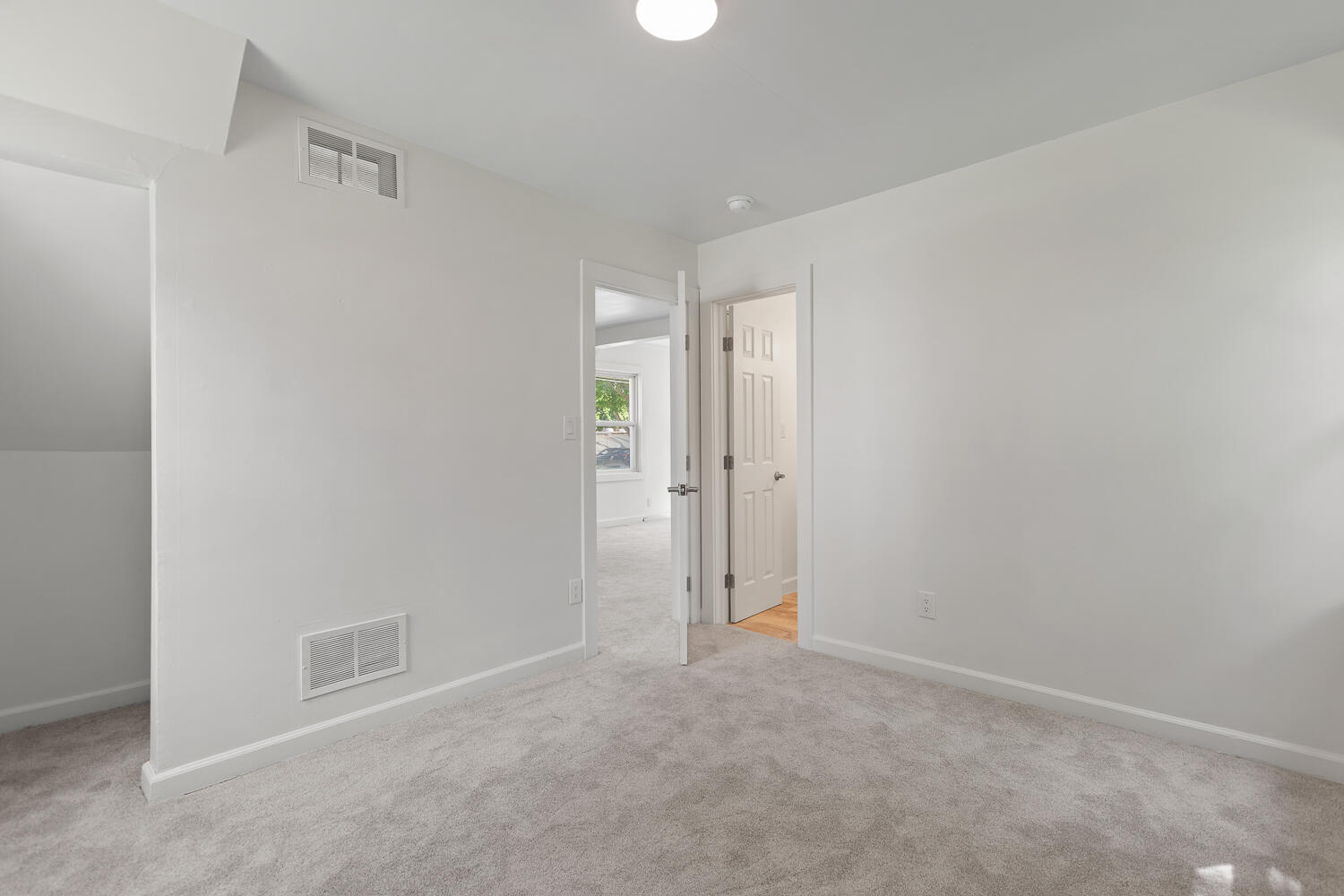 1055 Loren Road Adrian, MI 49221 - Photo 23 of 38 1055 Loren Ave - 1012