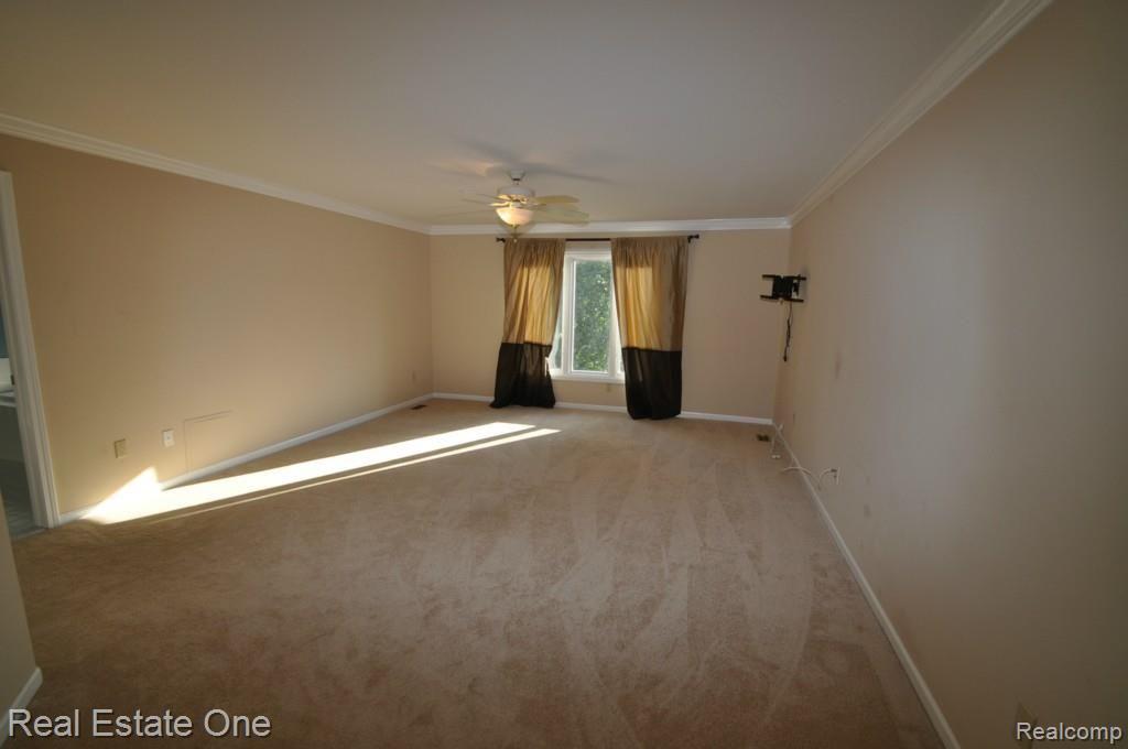 1847 Haverhill Drive Rochester, MI 48306 - Photo 15 of 36 15.jpg