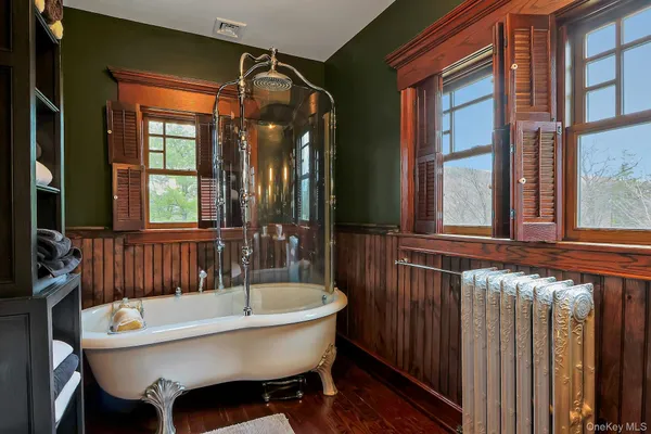 $875,000 | 2 Pine Hill Road, Chester, NY 10918