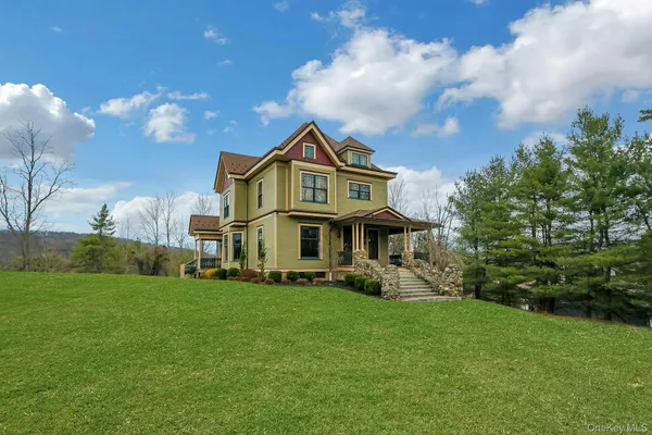 $875,000 | 2 Pine Hill Road, Chester, NY 10918