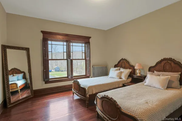 $875,000 | 2 Pine Hill Road, Chester, NY 10918