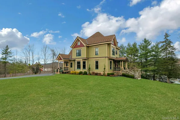 $875,000 | 2 Pine Hill Road, Chester, NY 10918