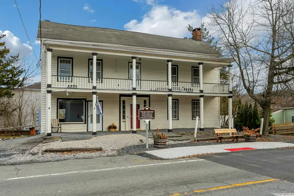 $875,000 | 2 Pine Hill Road, Chester, NY 10918