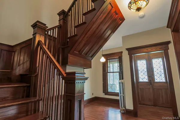 $875,000 | 2 Pine Hill Road, Chester, NY 10918