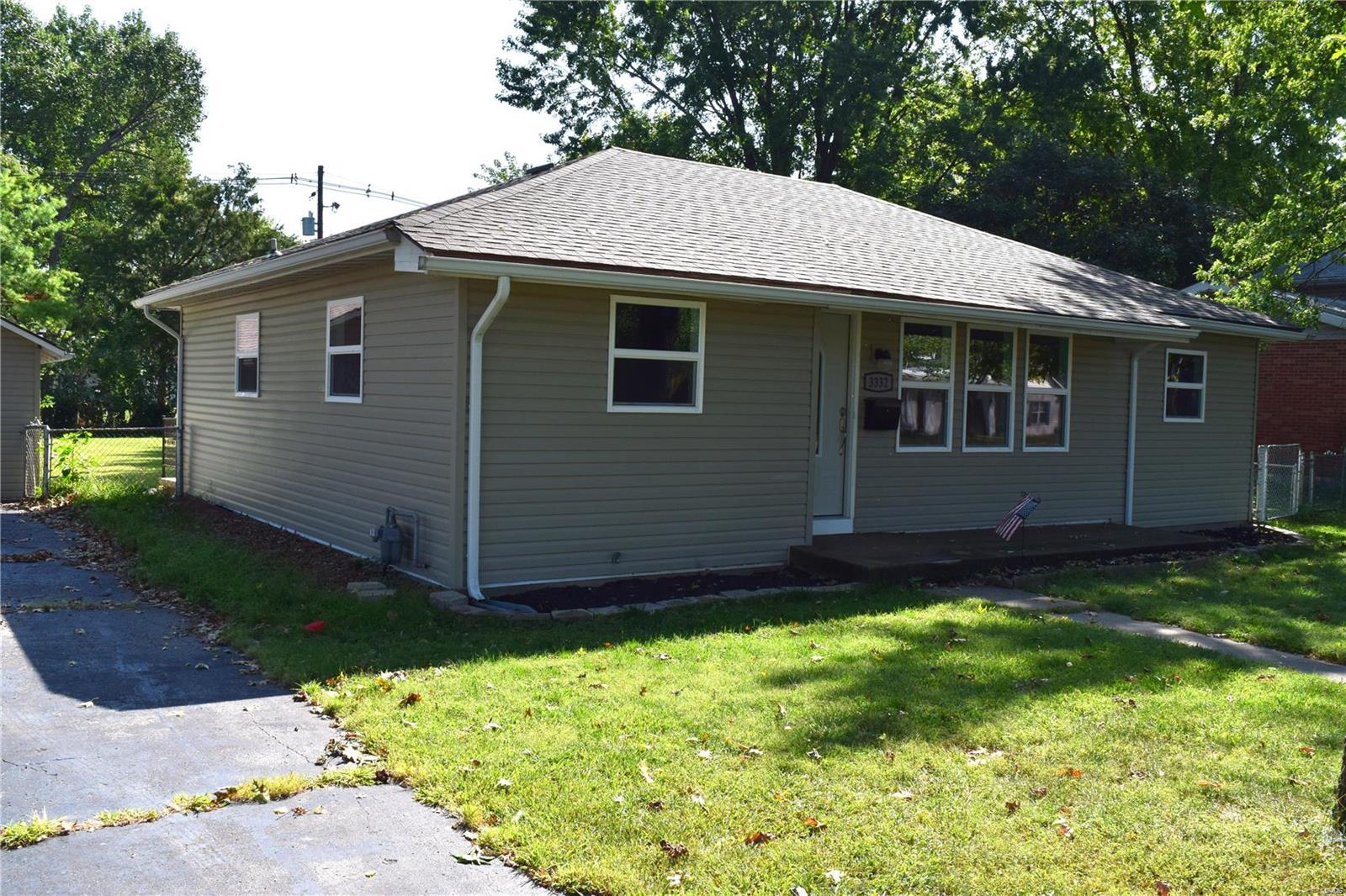 3332 Johnson Road Granite City, IL 62040 - Photo 2 of 26 Gallery Image 2