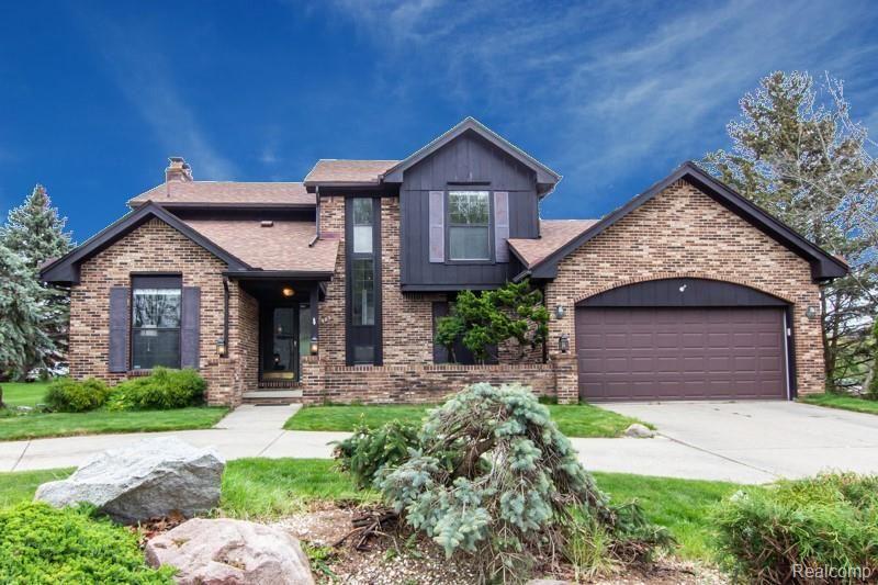 985 Stag Ridge Road Rochester Hills, MI 48309 - Photo 1 of 33