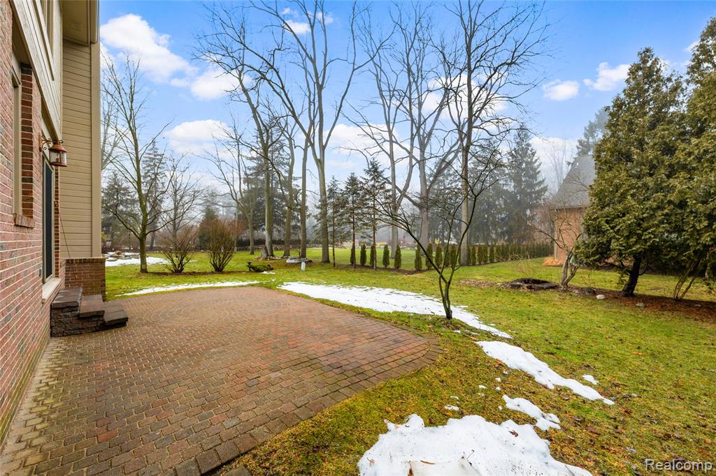 1028 Chesapeake Rochester Hills, MI 48307 - Photo 3 of 52