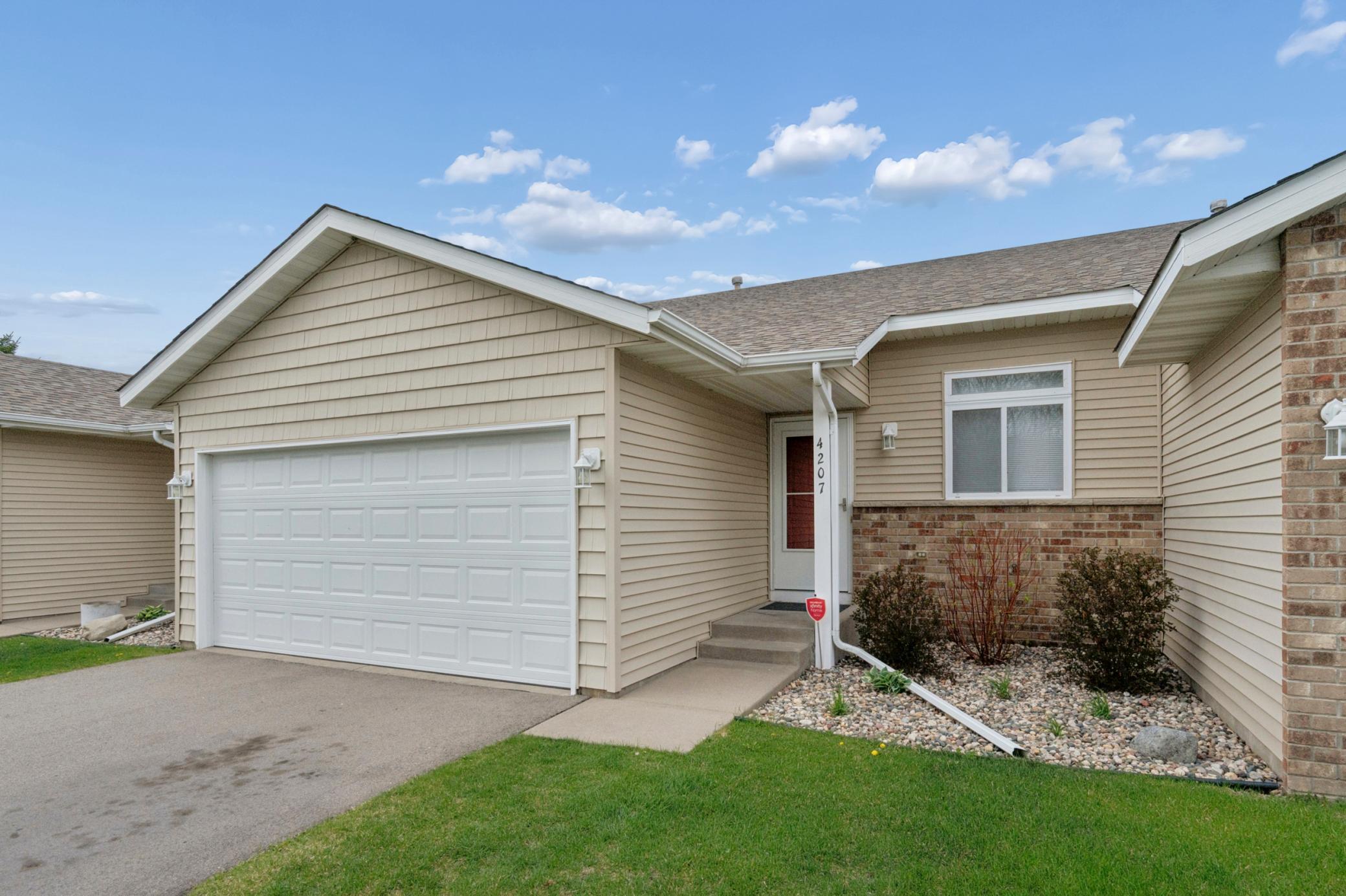 4207 Rymark Court Shakopee, MN 55379 - Photo 2 of 35