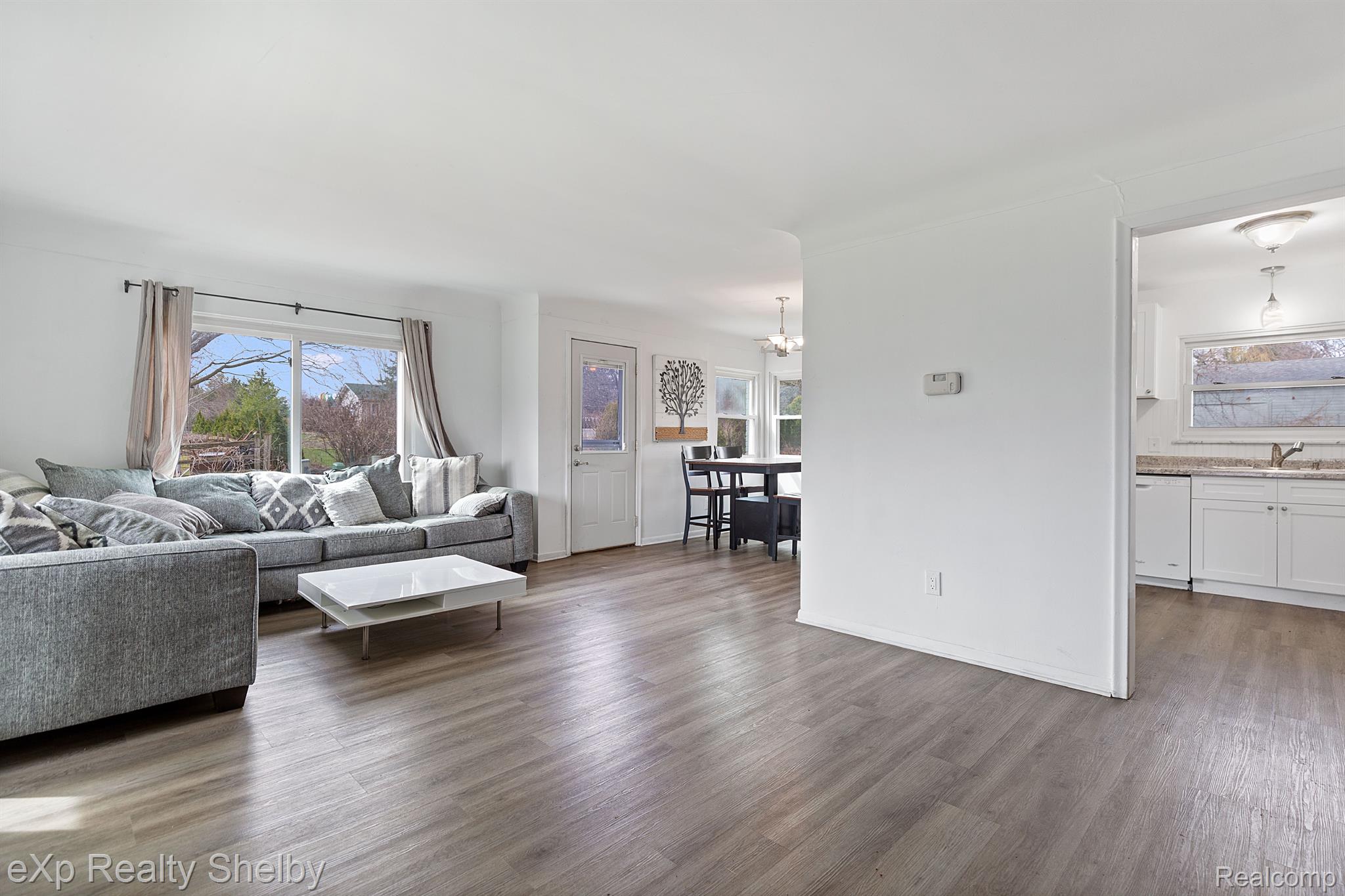 780 South Hacker Road Brighton, MI 48114 - Photo 5 of 41 Gallery Image 5