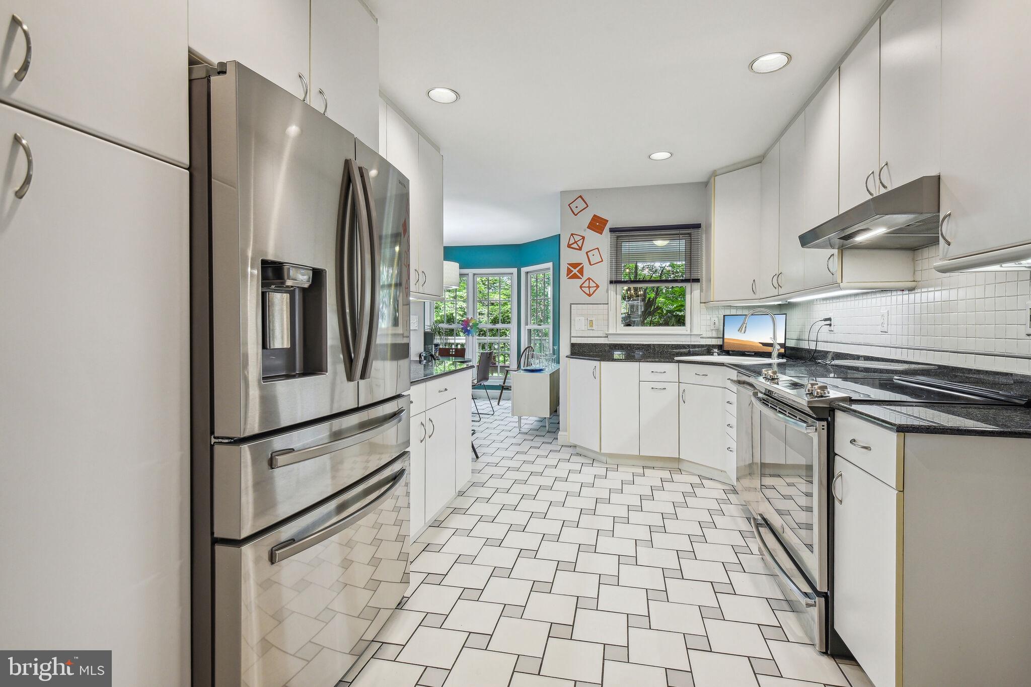 5423 Harwood Road Bethesda, MD 20814 - Photo 11 of 43 Kitchen