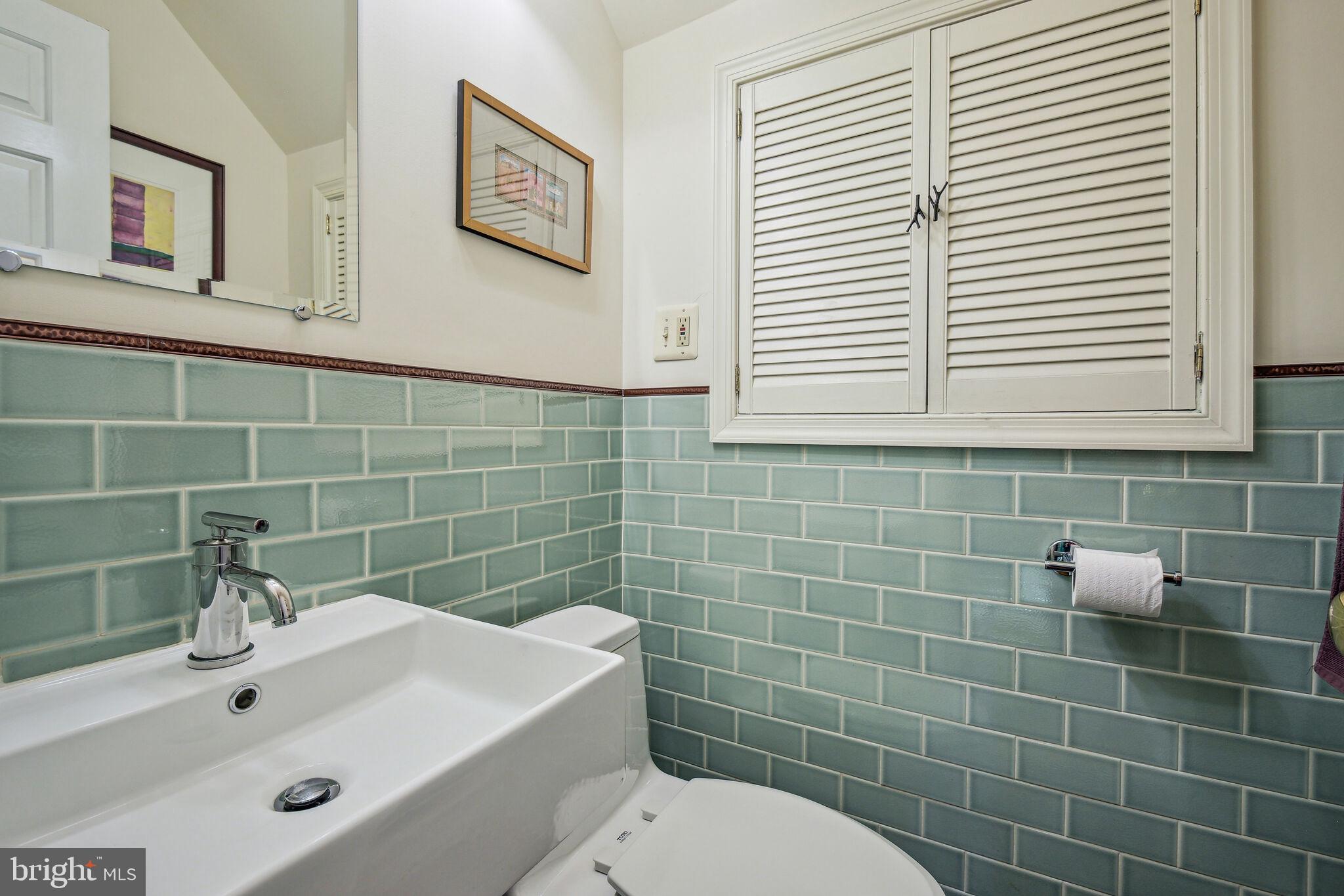 5423 Harwood Road Bethesda, MD 20814 - Photo 18 of 43 Main Level Half Bath