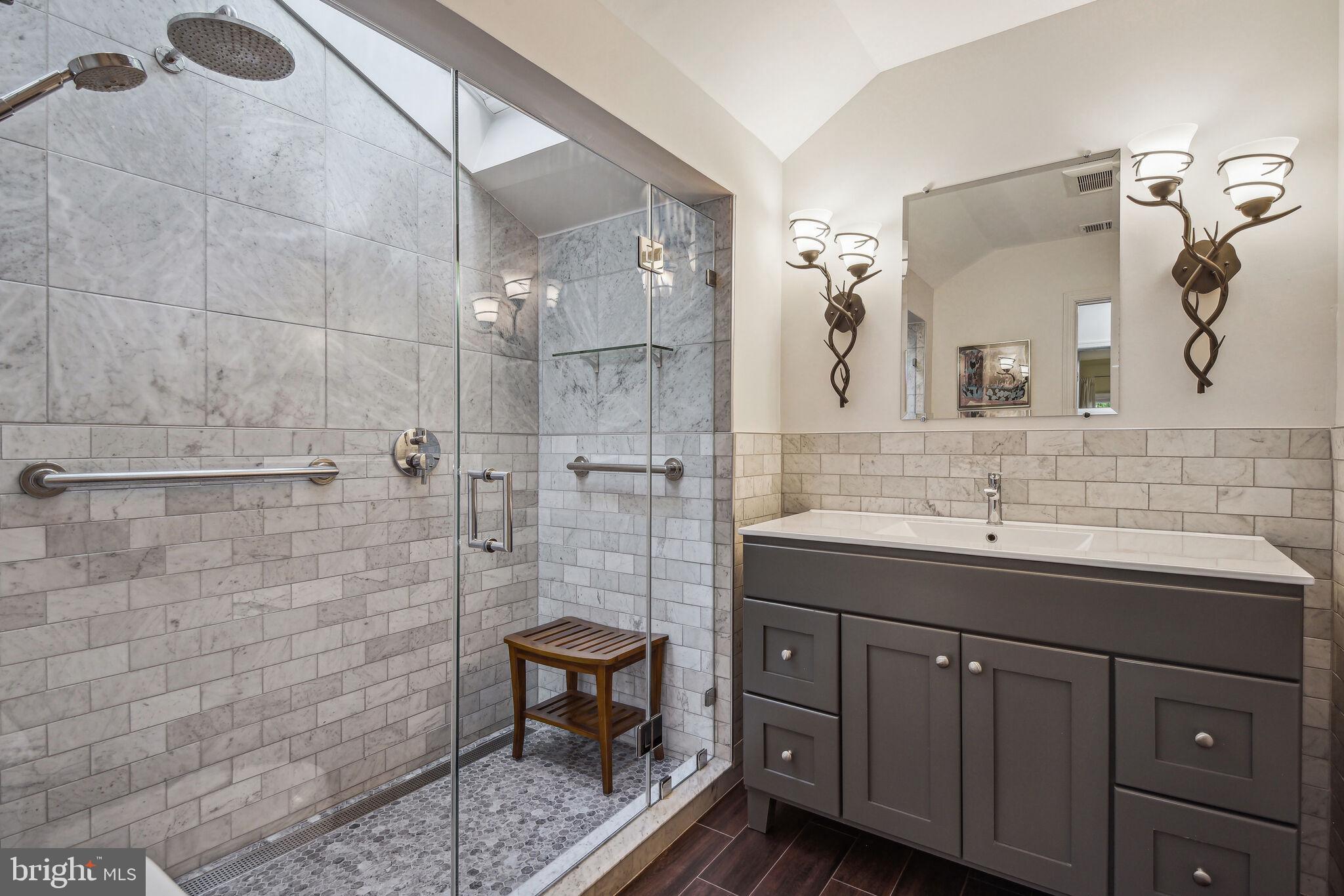 5423 Harwood Road Bethesda, MD 20814 - Photo 27 of 43 Hall Bath