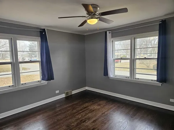 $389,995 | 45 North Wisconsin Avenue, Addison, IL 60101