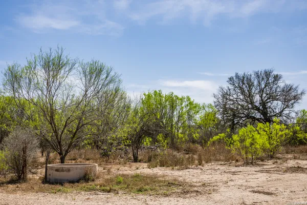 $1,500,000 | 994 Marburger Road, Crystal City, TX 78839