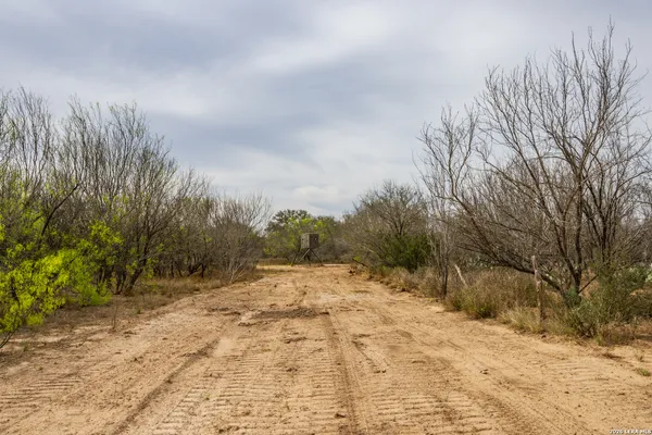 $1,500,000 | 994 Marburger Road, Crystal City, TX 78839