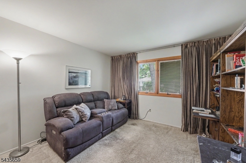 68 Yellow Brick Road Wayne, NJ 07470 - Photo 12 of 27