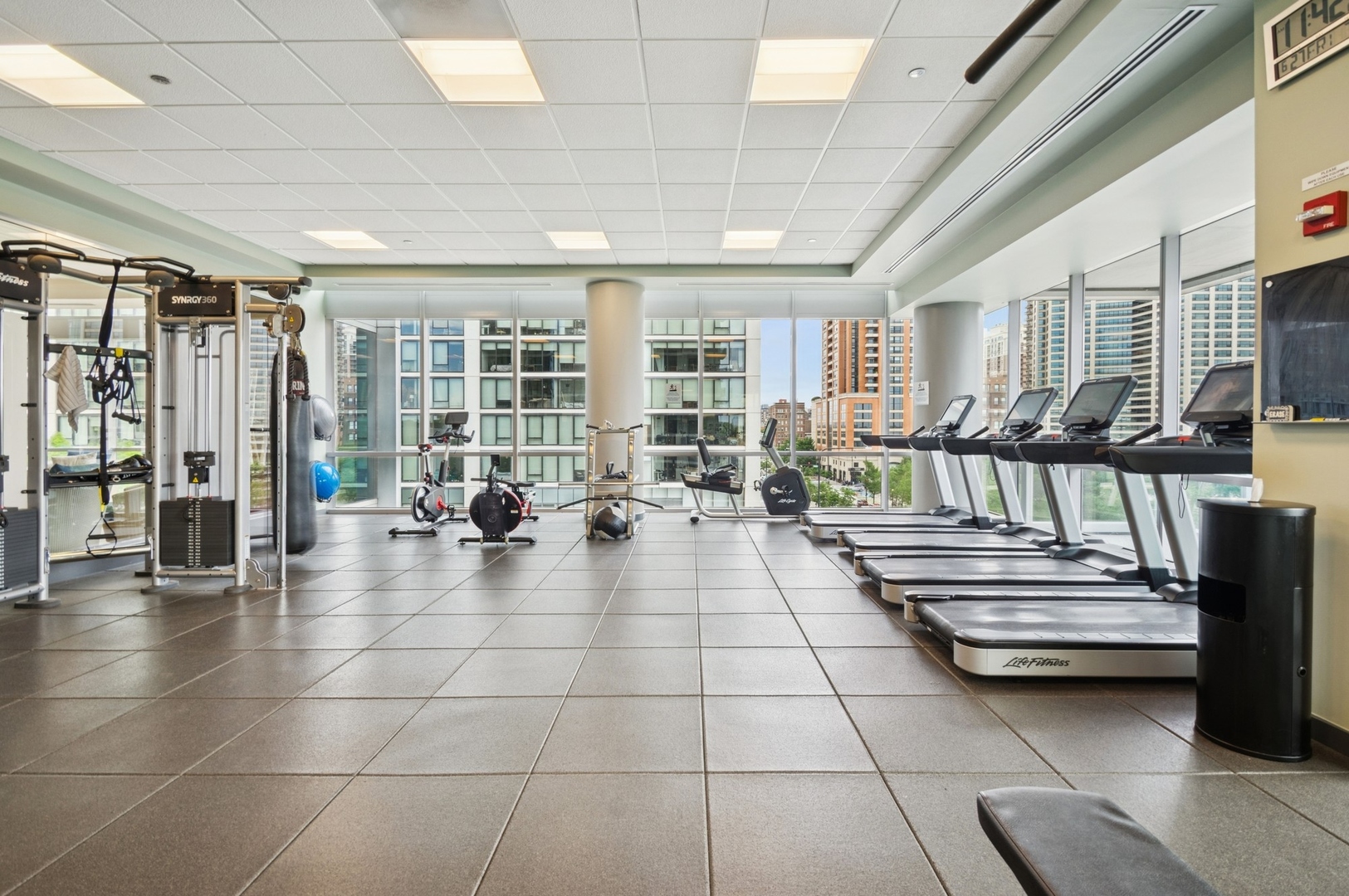 1201 South Prairie Avenue, Unit 4204 Chicago, IL 60605 - Photo 17 of 19 a lobby with furniture and floor to ceiling window