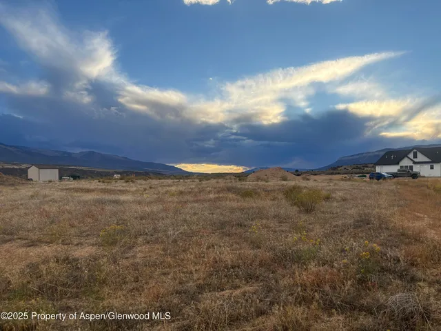 $175,000 | 426 Crockett Circle, Rifle, CO 81650