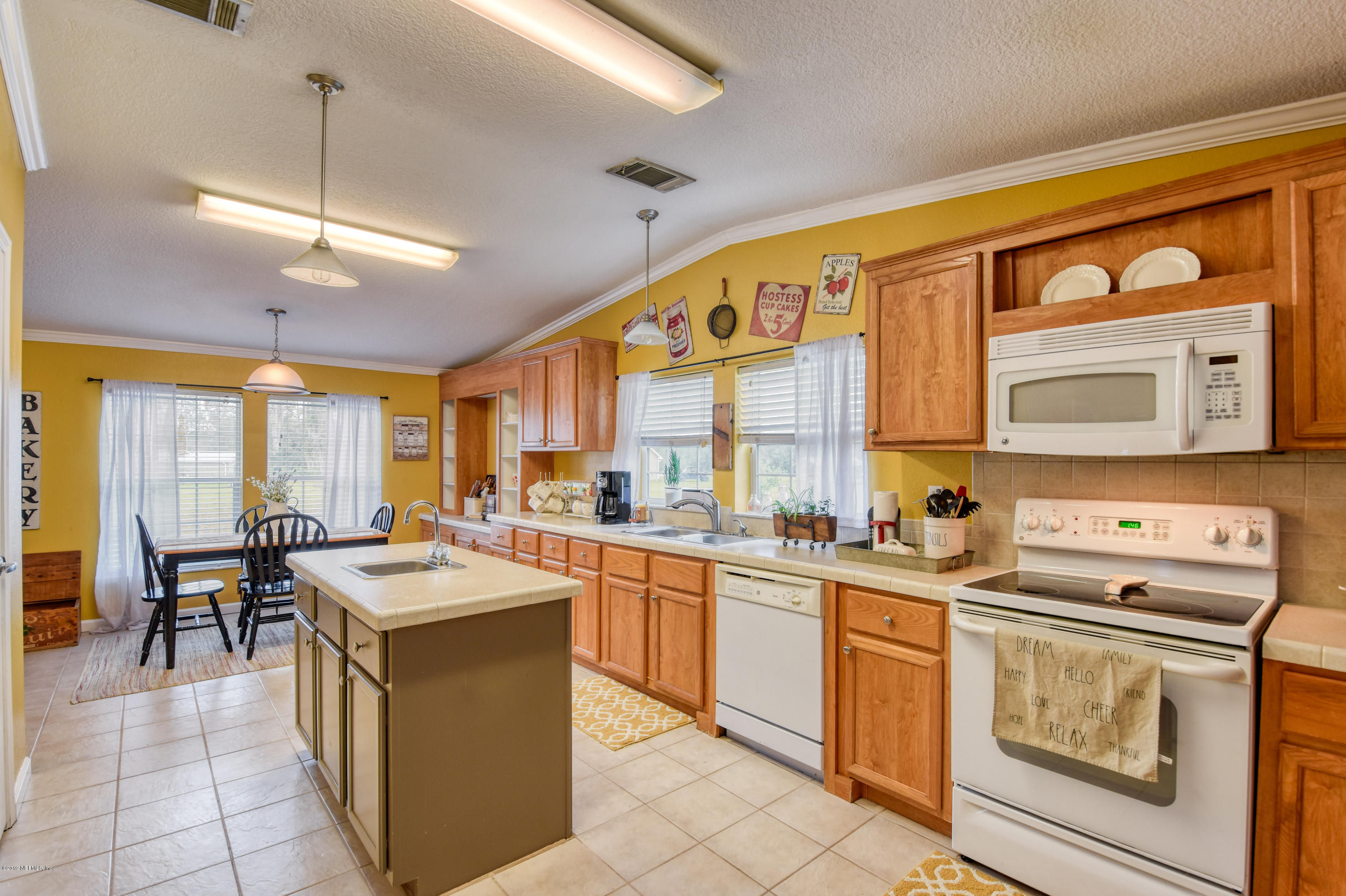 206 Comer Road Palatka, FL 32177 - Photo 11 of 32 Kitchen