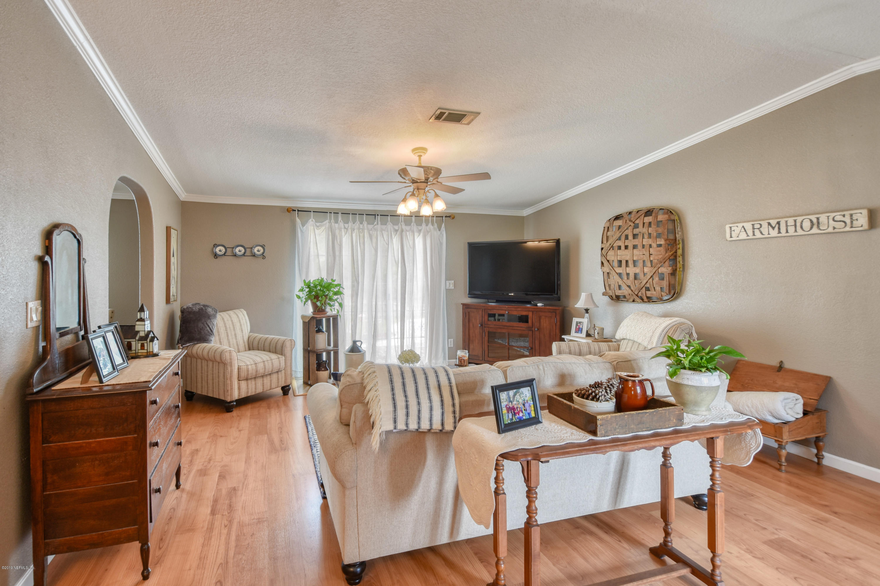 206 Comer Road Palatka, FL 32177 - Photo 6 of 32 Living rm