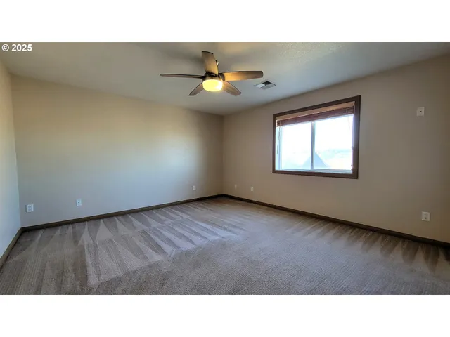 $422,900 | 881 Arrow Leaf Place, Harrisburg, OR 97446