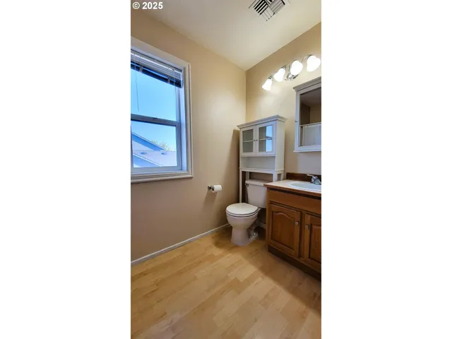 $422,900 | 881 Arrow Leaf Place, Harrisburg, OR 97446