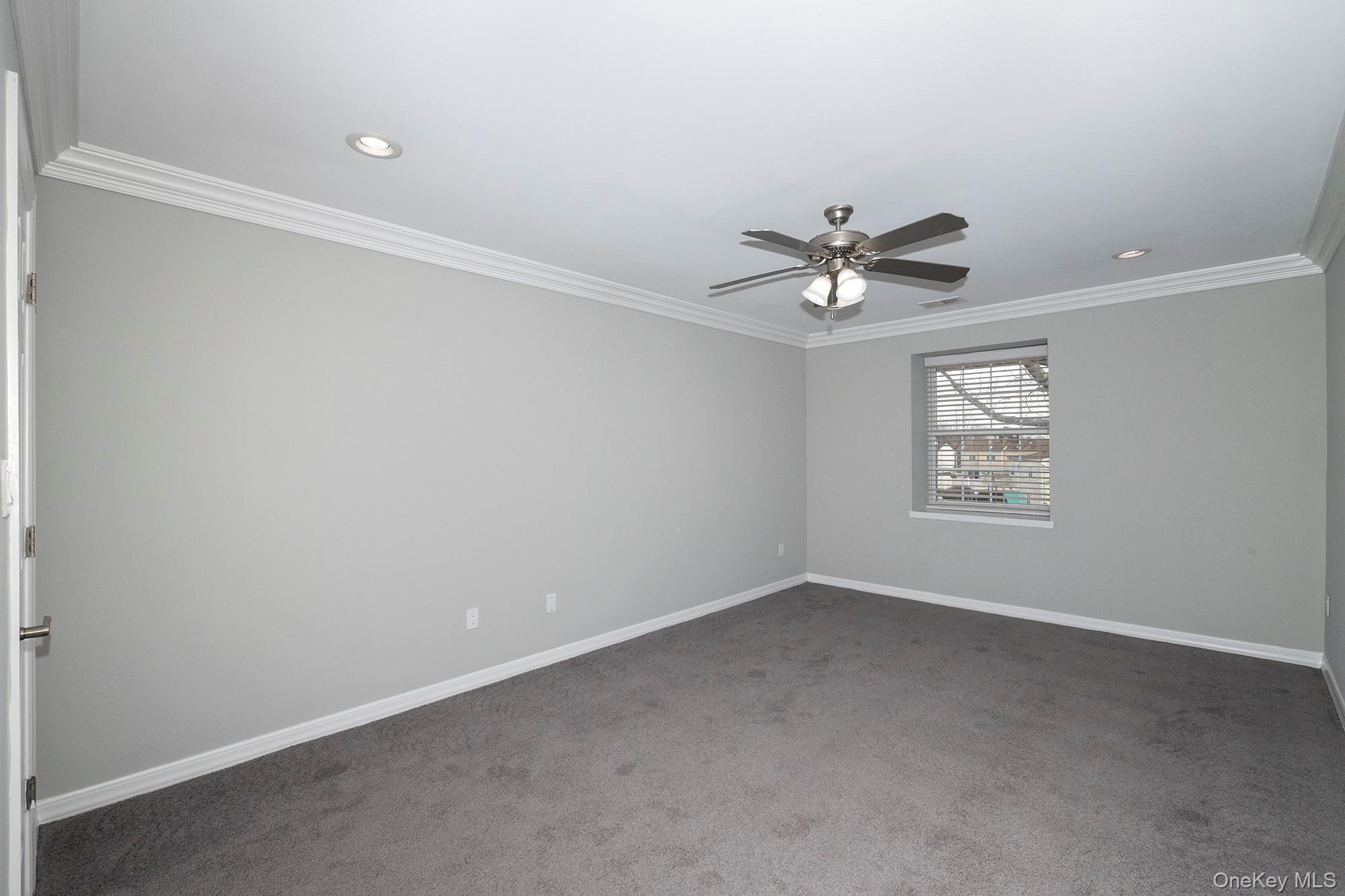 425 Newbridge Road, Unit 24 East Meadow, NY 11554 - Photo 5 of 7