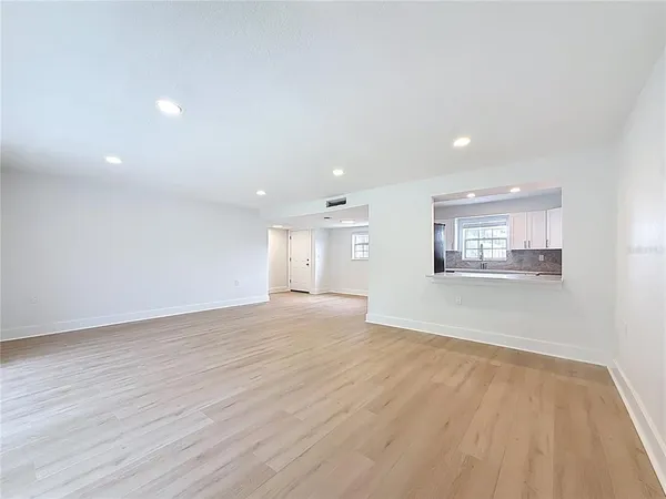 $2,300 | 200 Country Club Drive, Unit 1301, Largo, FL 33771