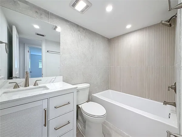 $2,300 | 200 Country Club Drive, Unit 1301, Largo, FL 33771