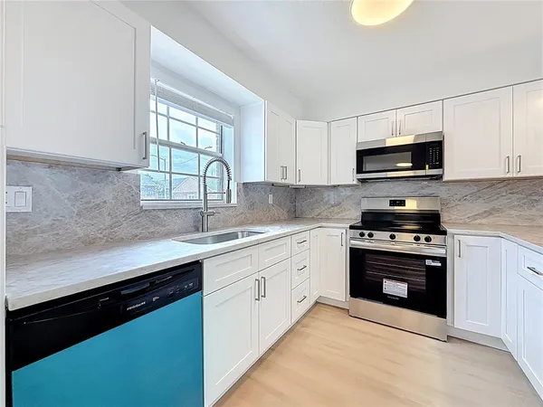 $2,300 | 200 Country Club Drive, Unit 1301, Largo, FL 33771