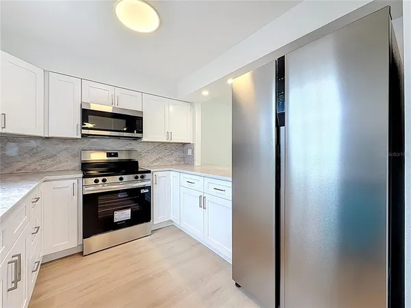 $2,300 | 200 Country Club Drive, Unit 1301, Largo, FL 33771