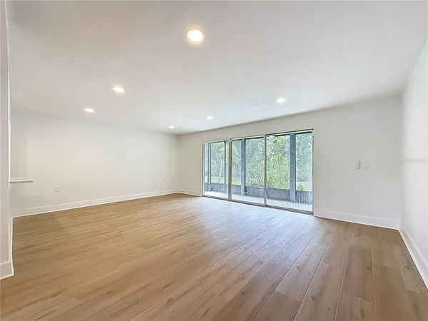 $2,300 | 200 Country Club Drive, Unit 1301, Largo, FL 33771