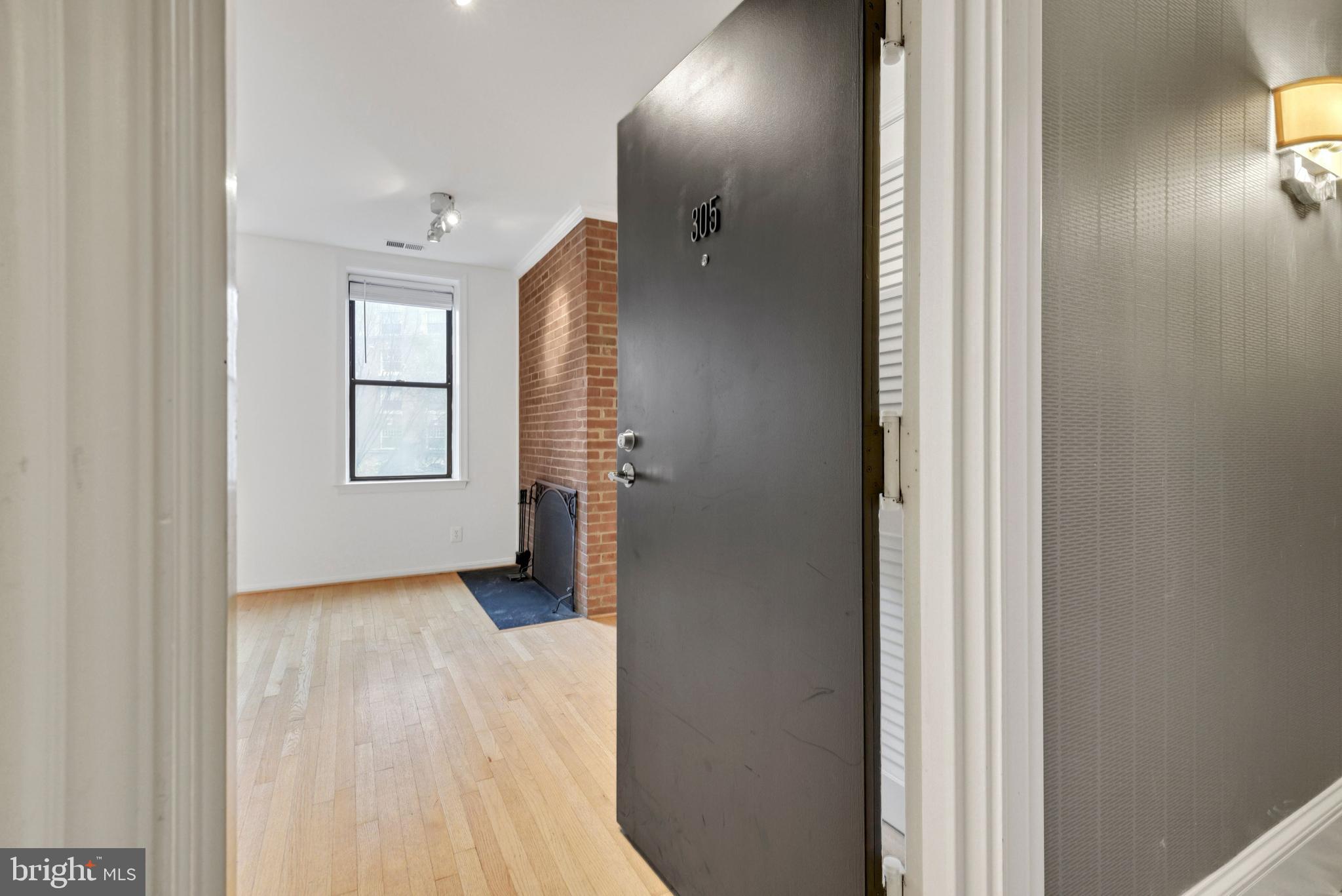 2001 16th Street Northwest, Unit 305 Washington, DC 20009 - Photo 5 of 42 Entry