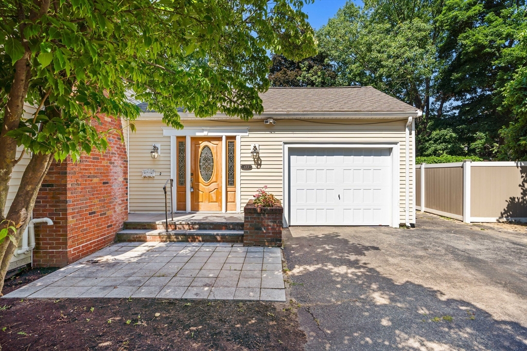 173 Florence Road Lowell, MA 01851 - Photo 4 of 42